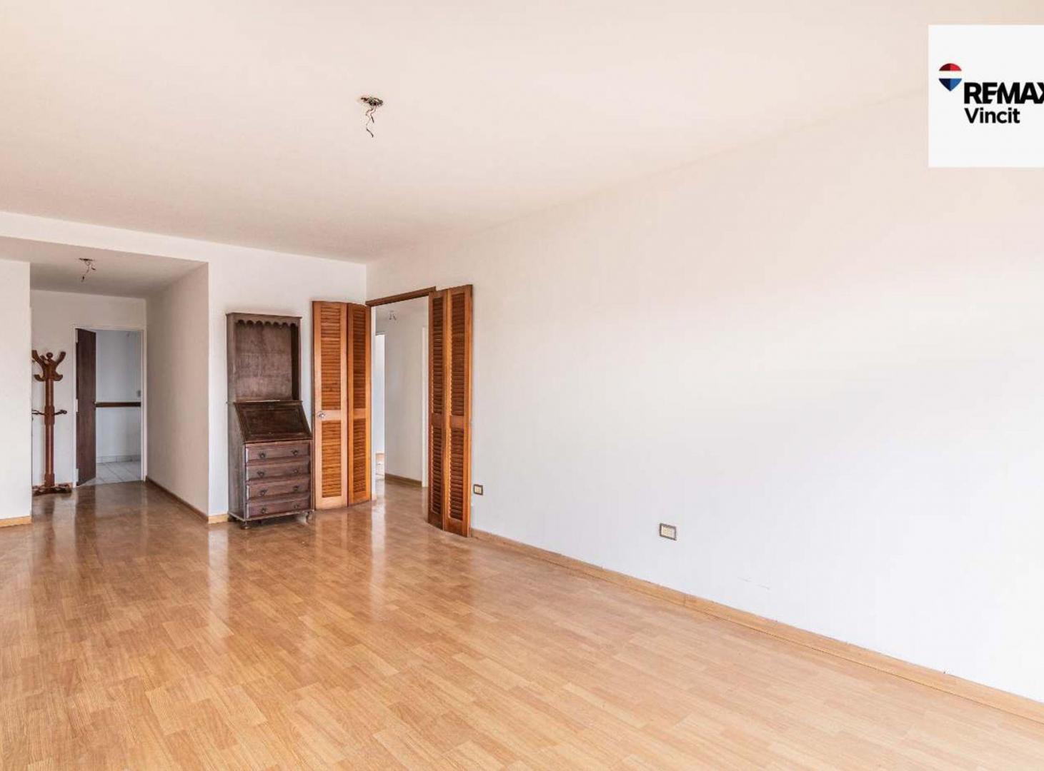 Foto de VENTA-4 AMBIENTES- COCHERA- BAULERA- DEVOTO, imagen 5