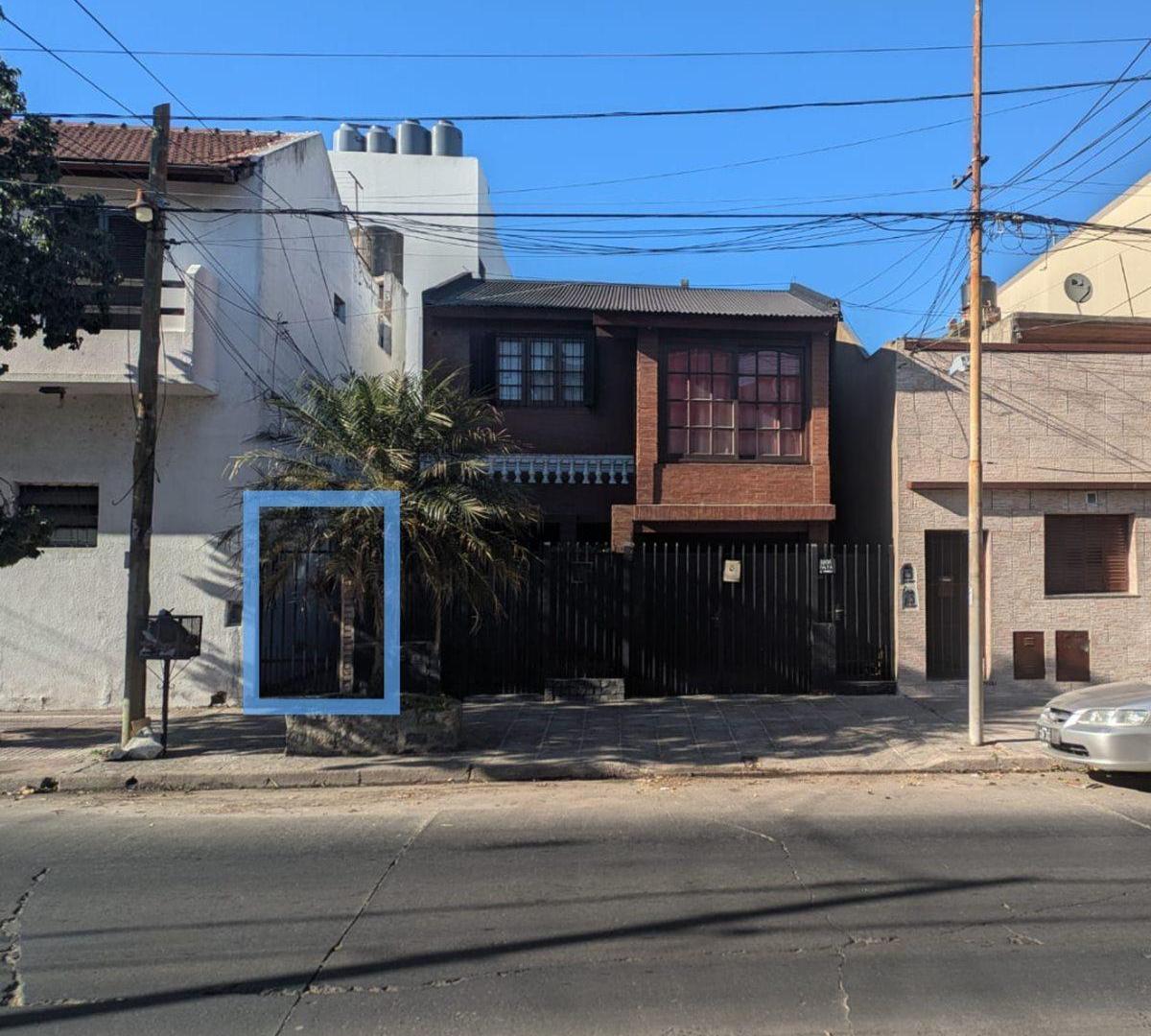 Foto de PH 4 ambientes Venta Ciudadela sin expensas, imagen 2