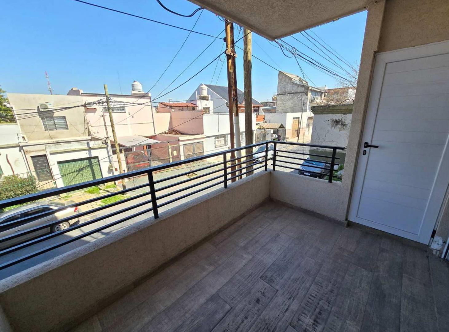 Foto de DEPARTAMENTO 2 AMBIENTES EN VENTA EN ALSINA BALCON, imagen 2