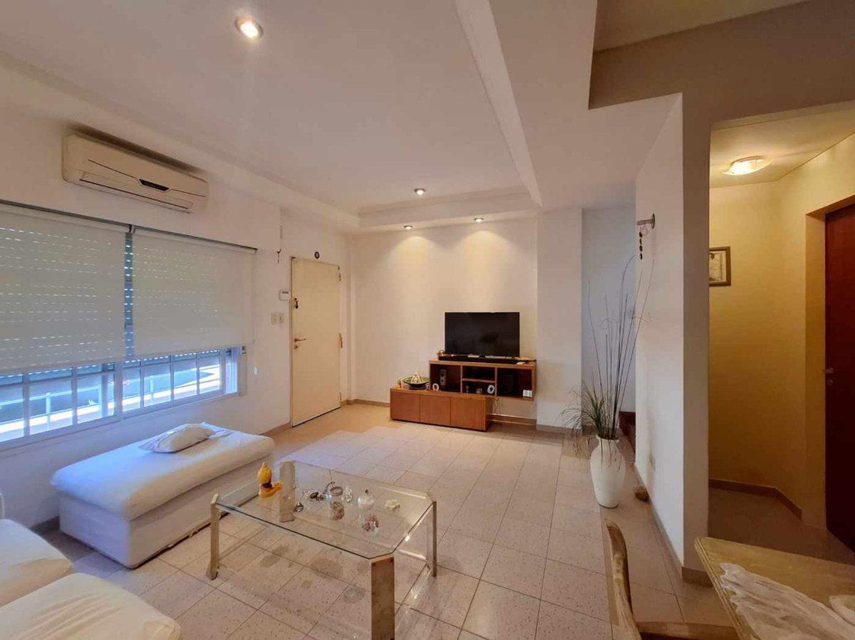 Foto de VENTA CASA PH Triplex 4 AMB Mataderos Barrio Naón, imagen 5