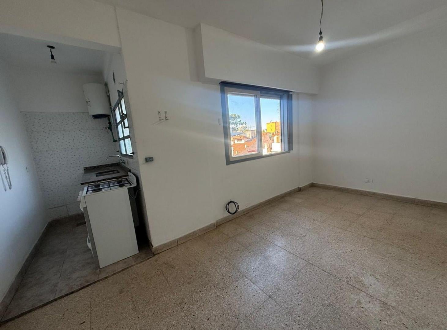 Foto de DEPARTAMENTO 2 AMBIENTES RAMOS MEJÍA CENTRO LUMINO, imagen 1