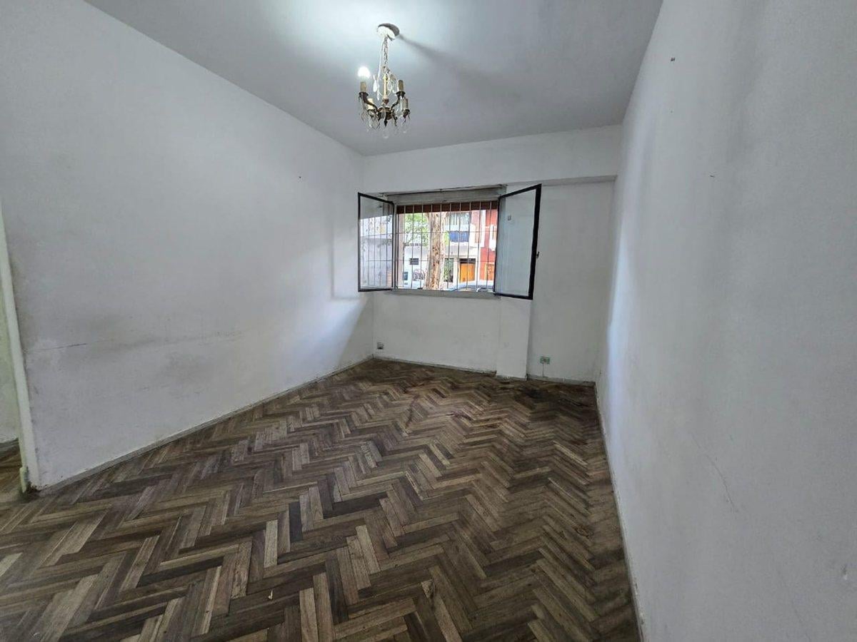 Foto de VENTA- 2 AMBIENTES- A REFACCIONAR- VELEZ SARSFIELD, imagen 1