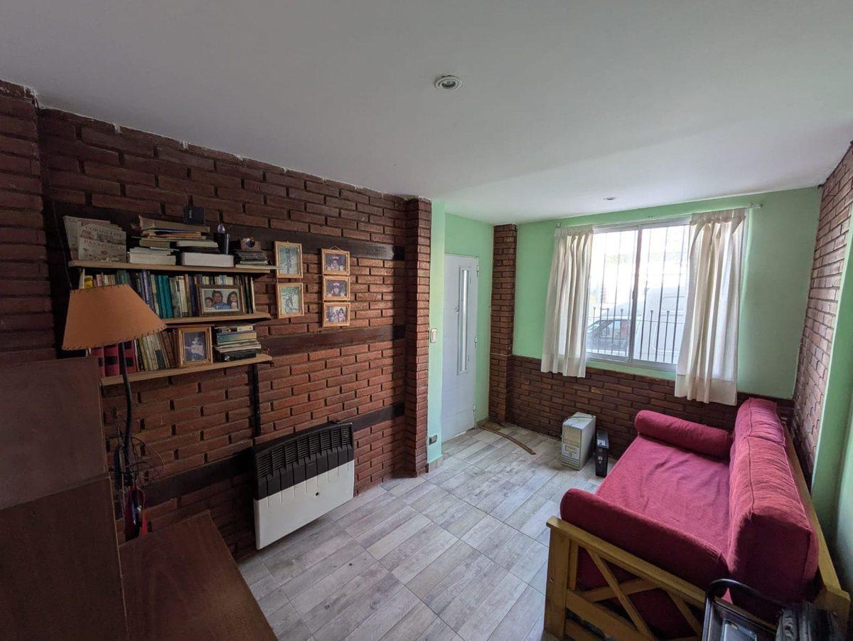 Foto de Venta 2 Dptos. cochera Vicente López 265 m2, imagen 4