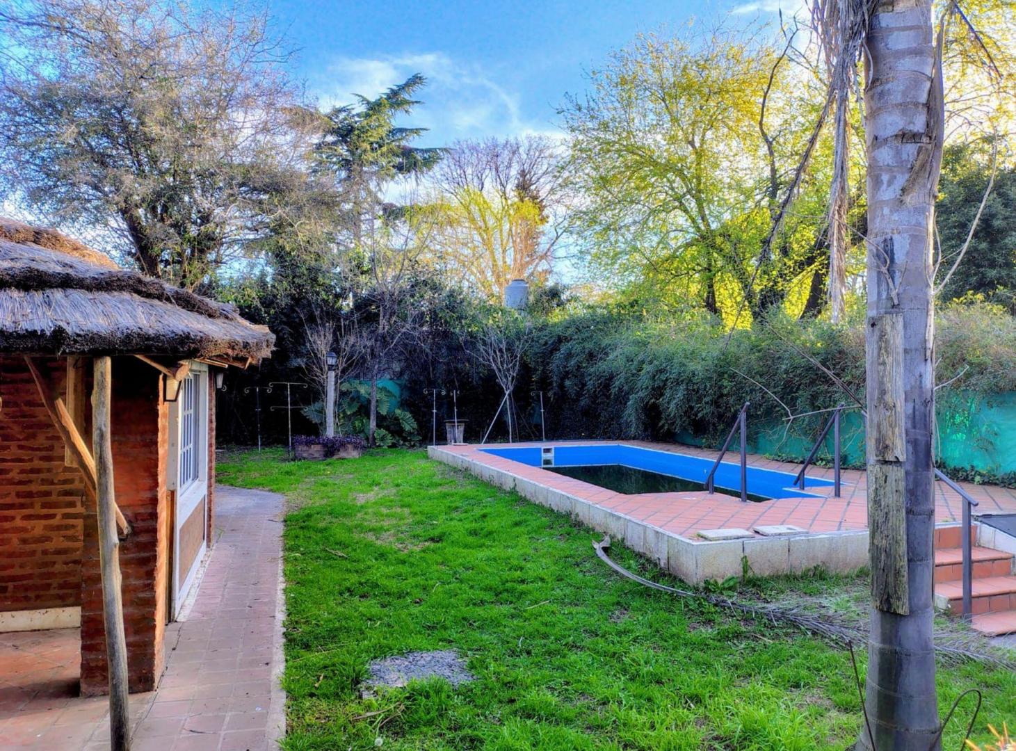 Foto de CASA EN VENTA 3 AMBIENTES PARQUE LELOIR PILETA, imagen 5