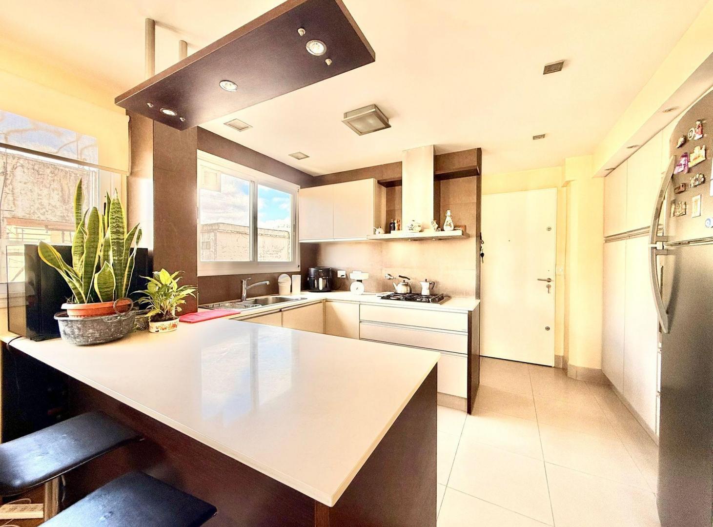 Foto de VENTA PISO ALTO 5 AMB C/BALCON Y COCHERA CABALLITO, imagen 5