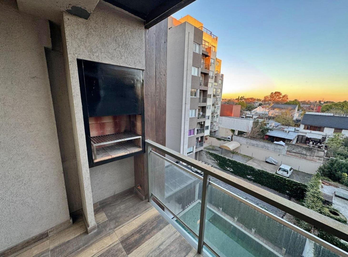 Foto de Departamento 1 amb alquiler Morón balcón pileta, imagen 4