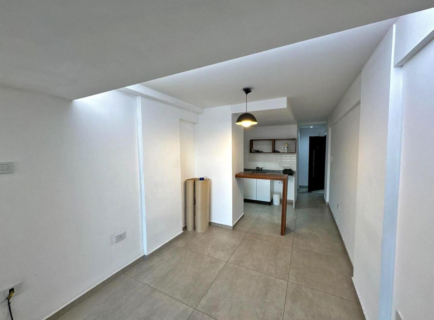 Foto de Departamento 1 amb alquiler Morón balcón pileta, imagen 1