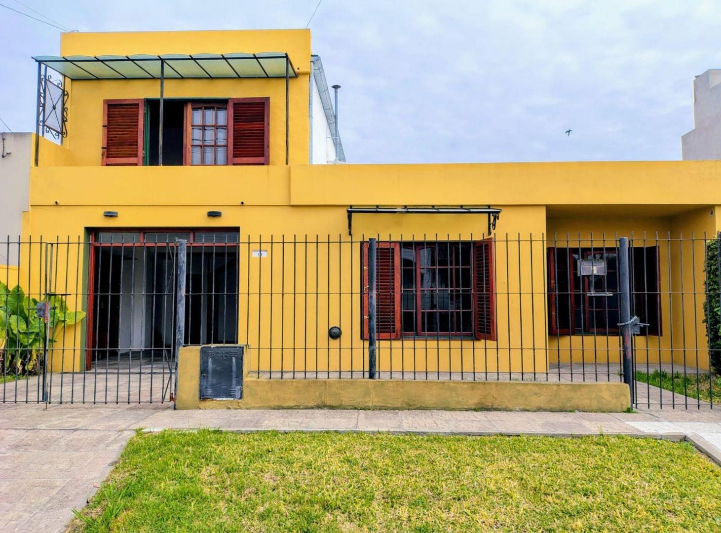 Foto de Venta casa 5 ambientes en Lujan toma depto en pago, imagen 2
