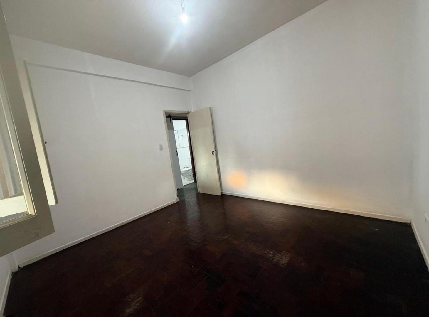 Foto de CASA 4 AMBIENTES VILLA LUZURIAGA JARDIN COCHERA, imagen 2