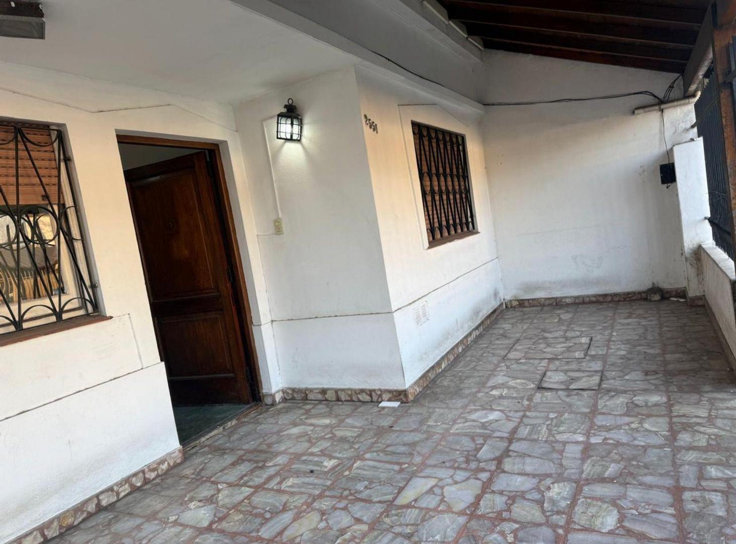 Foto de CASA 4 AMBIENTES VILLA LUZURIAGA JARDIN COCHERA, imagen 1
