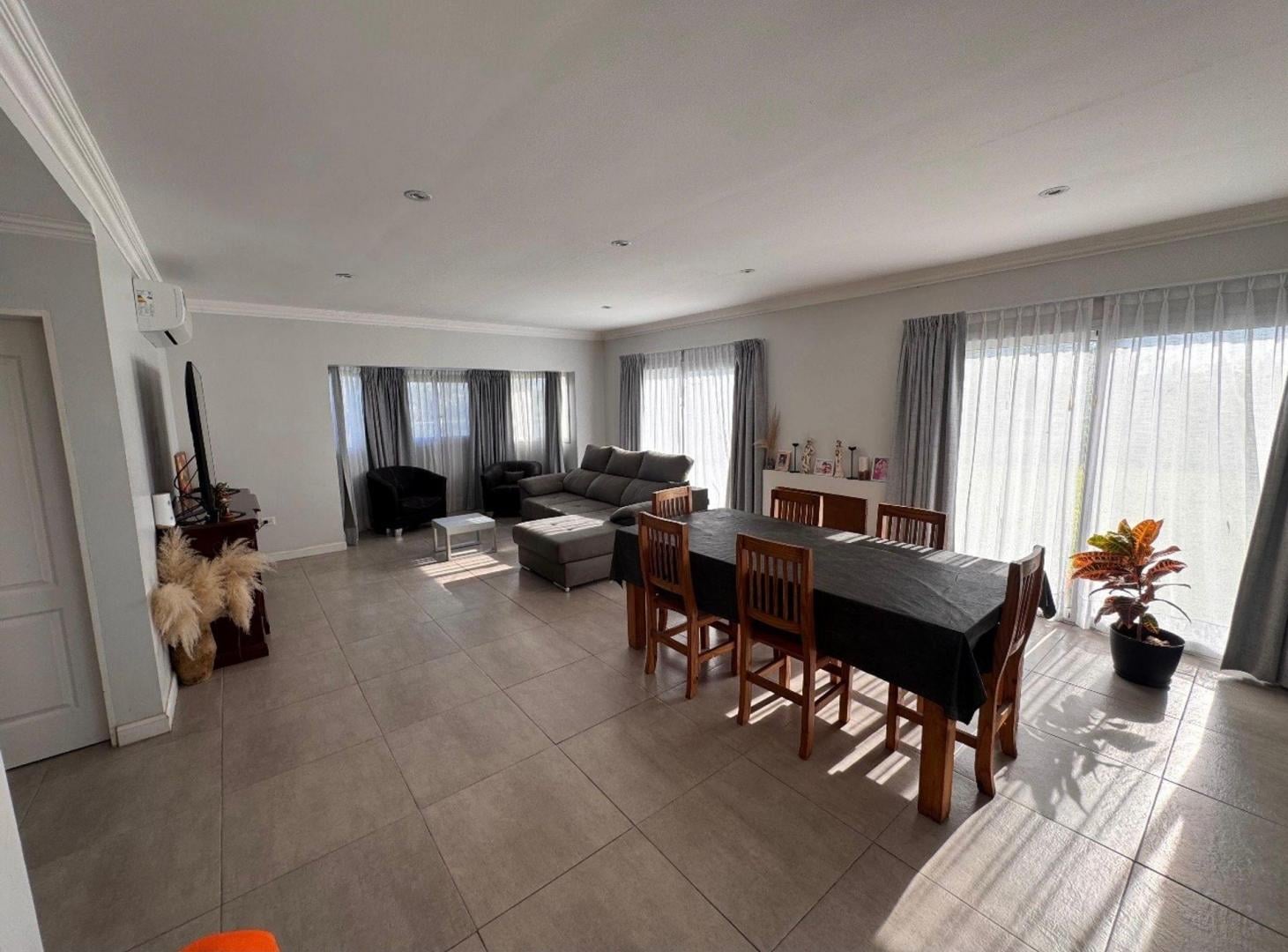 Foto de CASA 7 AMB. ESTILO FRANCES- SAN SEBASTIAN PILAR, imagen 5