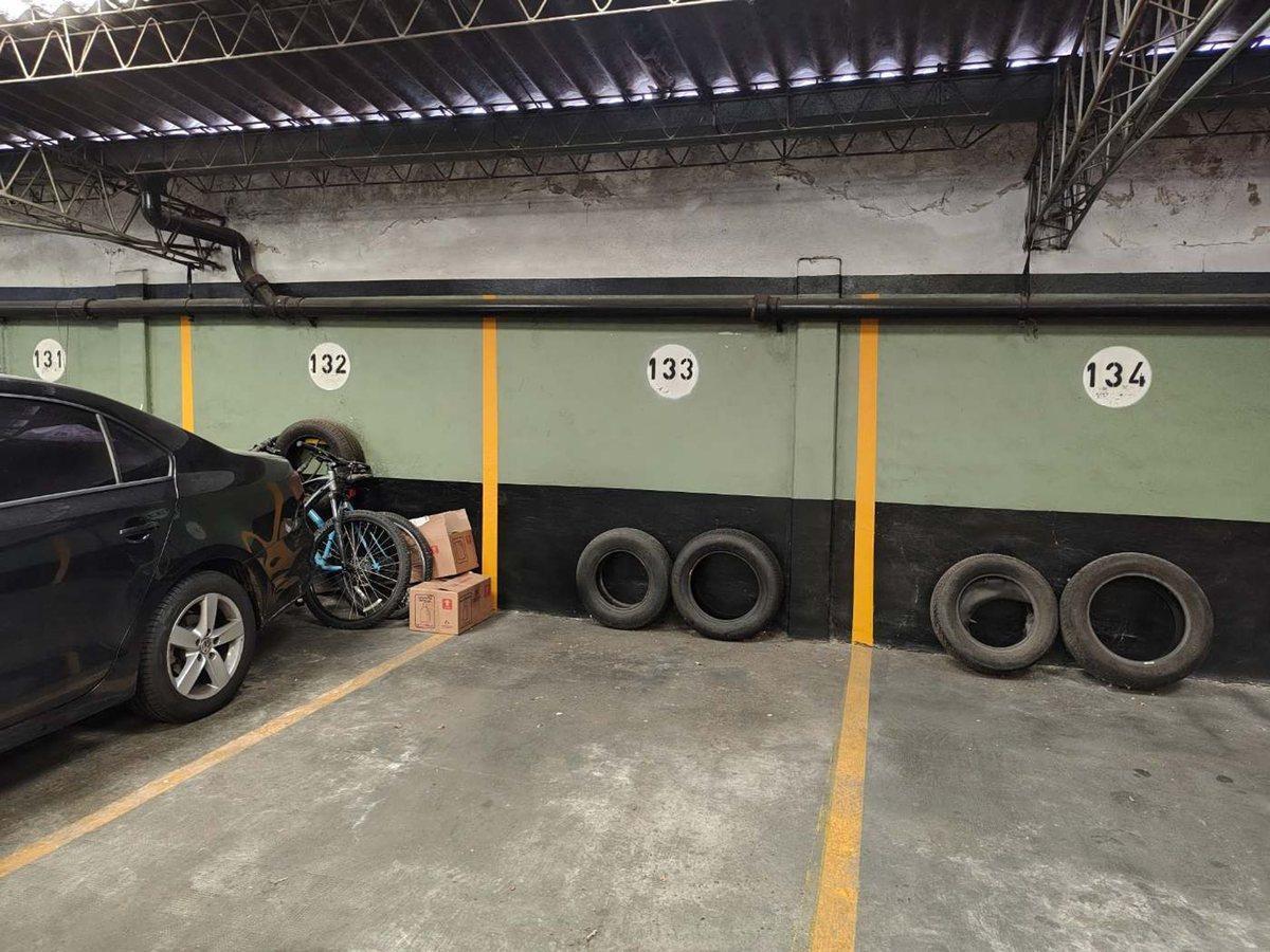 Foto de Cochera AMPLIA Cubierta Almagro 2do PISO VENTA, imagen 3