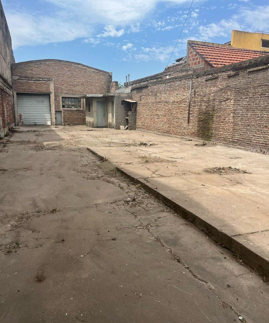 Foto de VENTA GALPÓN REPUBLICA DEL LIBANO 300 GERLI LANUS, imagen 2