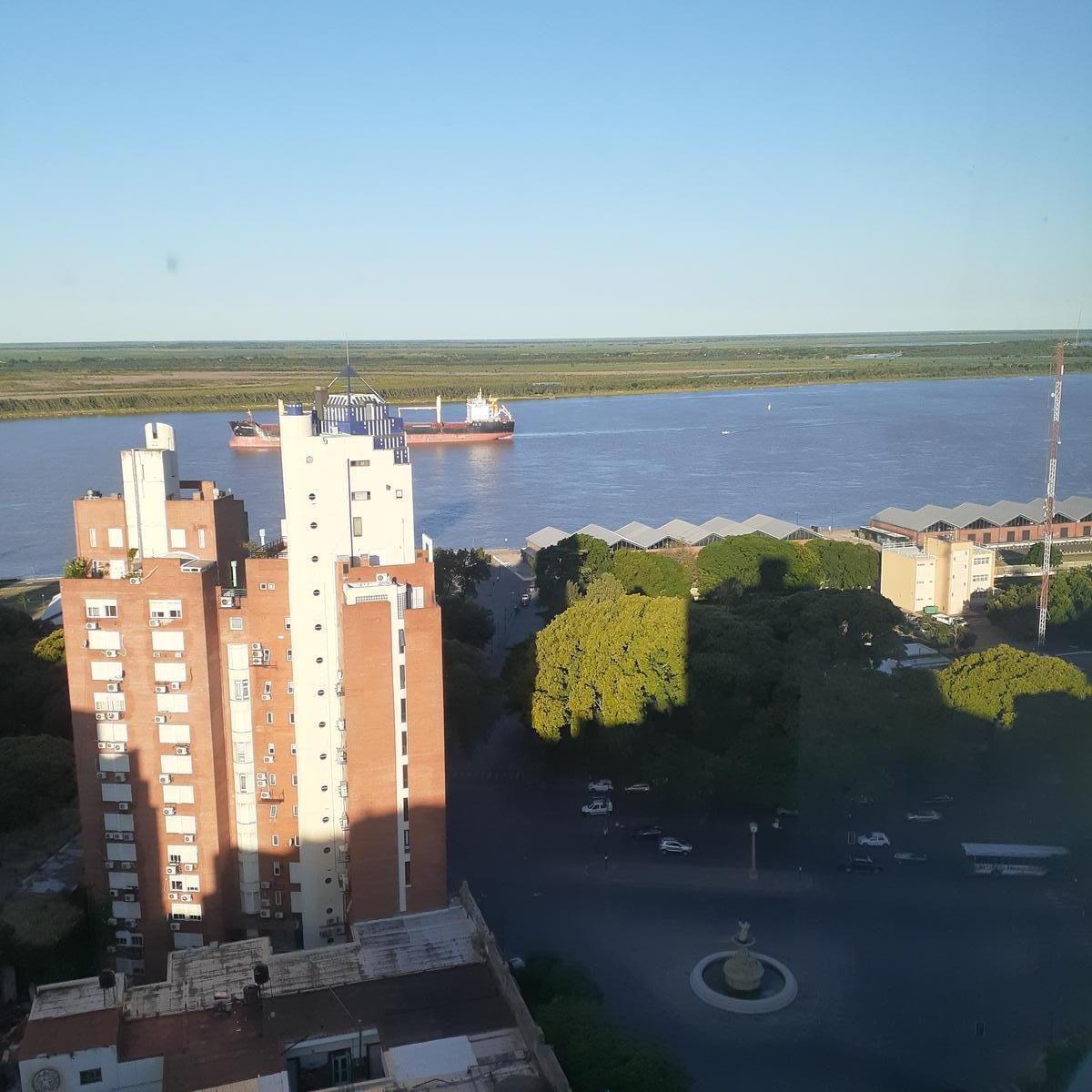 Semipiso vista al rio, nuevo, piso alto, centro, zona aduana.