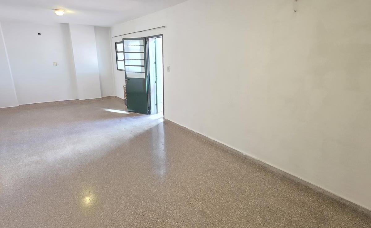 Venta Casa de 5 Amb Más Galpon con Cocheras en Villa General Mitre 2