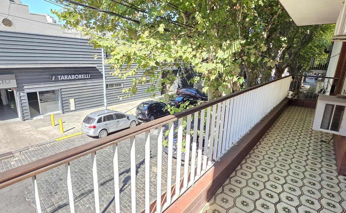 Venta Casa de 5 Amb Más Galpon con Cocheras en Villa General Mitre 4