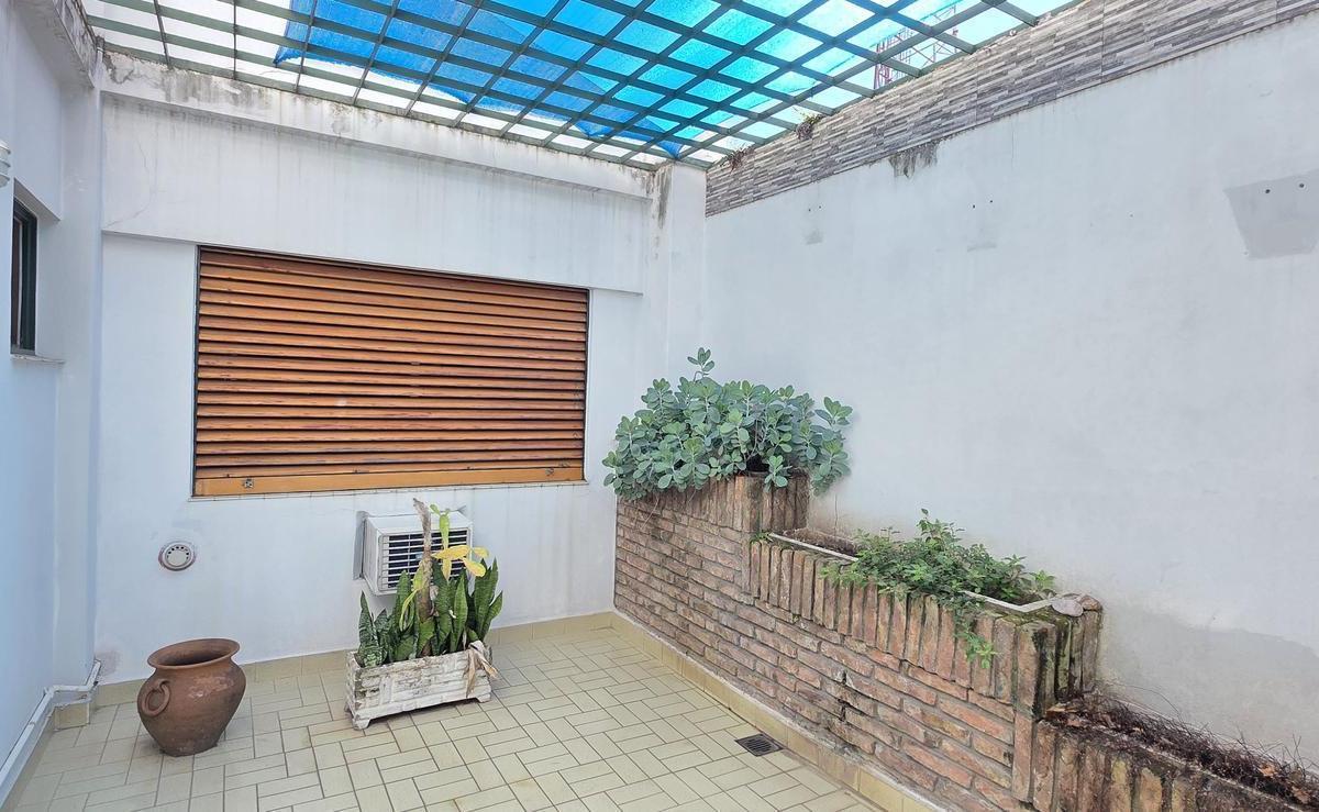 Venta Casa de 5 Amb Más Galpon con Cocheras en Villa General Mitre 1