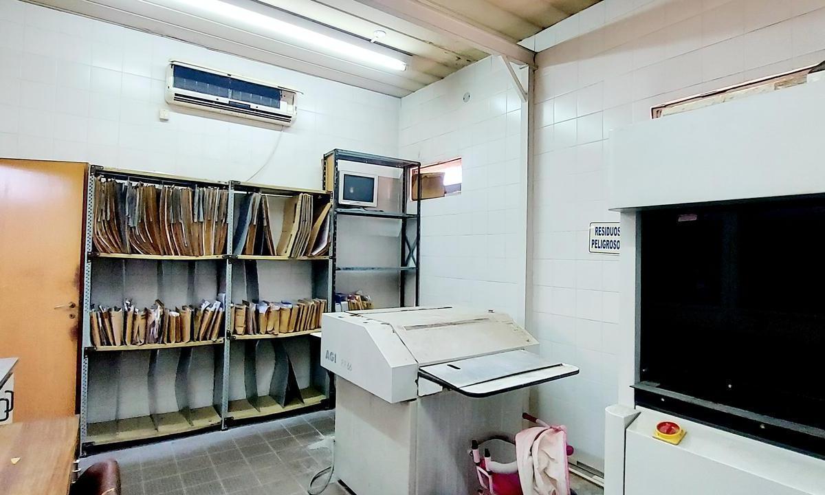Importante Inmueble de Tres Pisos Comercial Industrial Oficinas Villa Gral Mitre 5