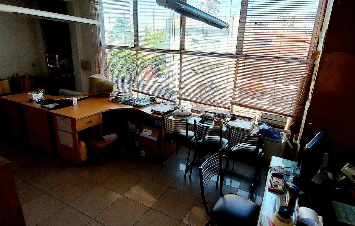 Importante Inmueble de Tres Pisos Comercial Industrial Oficinas Villa Gral Mitre 3