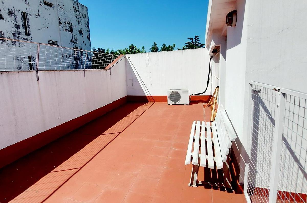 Importante Inmueble de Tres Pisos Comercial Industrial Oficinas Villa Gral Mitre 1