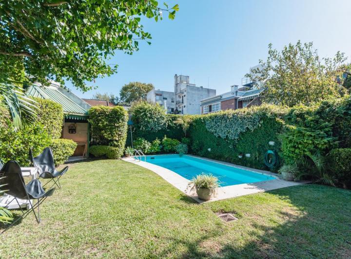 VENTA  CASA  4 DORMITORIOS 8 AMBIENTES  VICENTE LOPEZ  PILETA  PARRILLA 2