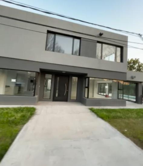 CASA 4 DORMITORIOS CON PILETA VENADO 1 CANNING