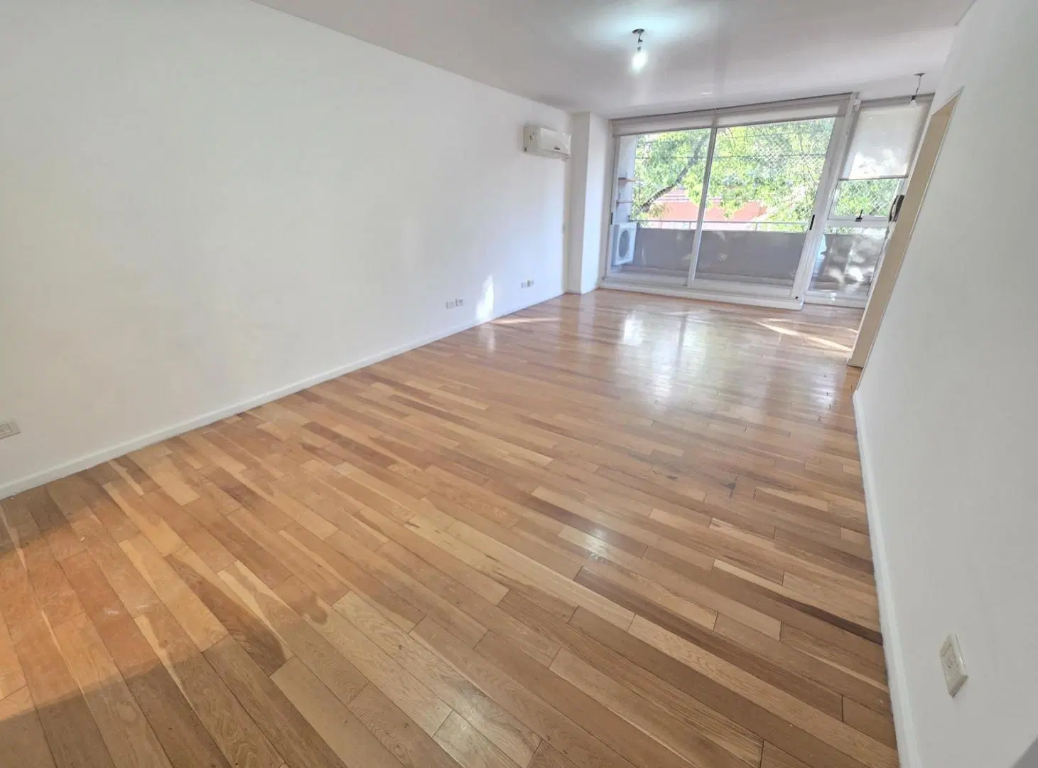 VENTA DEPARTAMENTO 3 AMBIENTES CON COCHERA EN PALERMO HOLLYWOOD 4