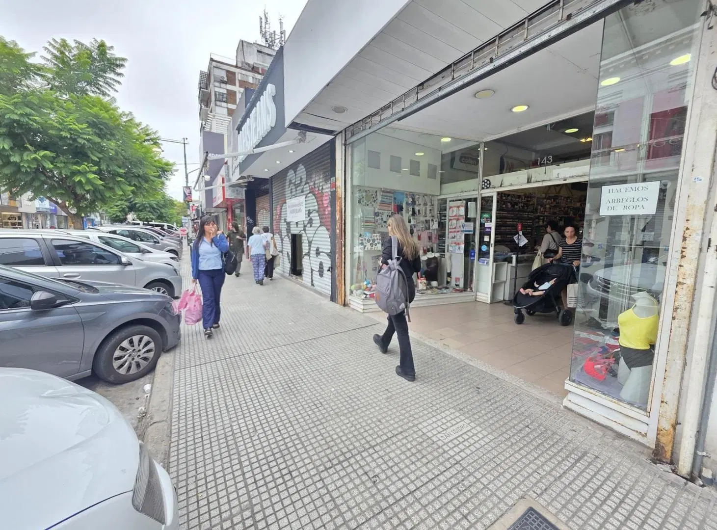 VENTA LOCAL COMERCIAL EN SAN ISIDRO SOBRE CALLE BELGRANO. 3
