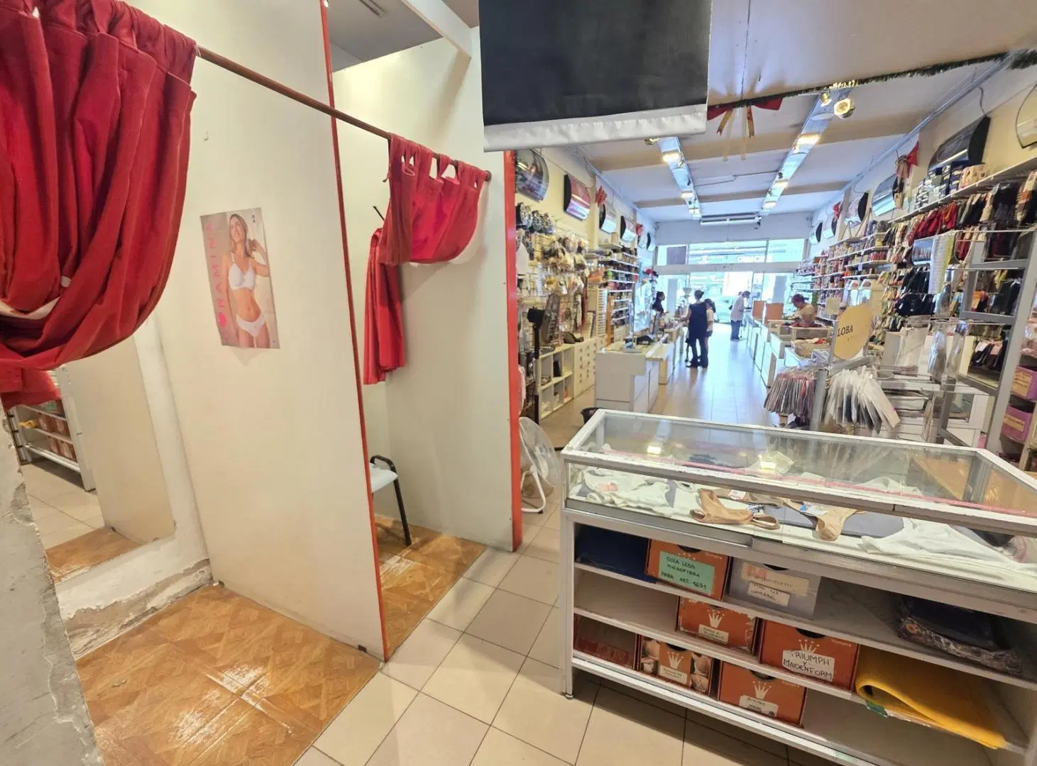 ALQUILER LOCAL COMERCIAL EN SAN ISIDRO SOBRE CALLE BELGRANO. 3