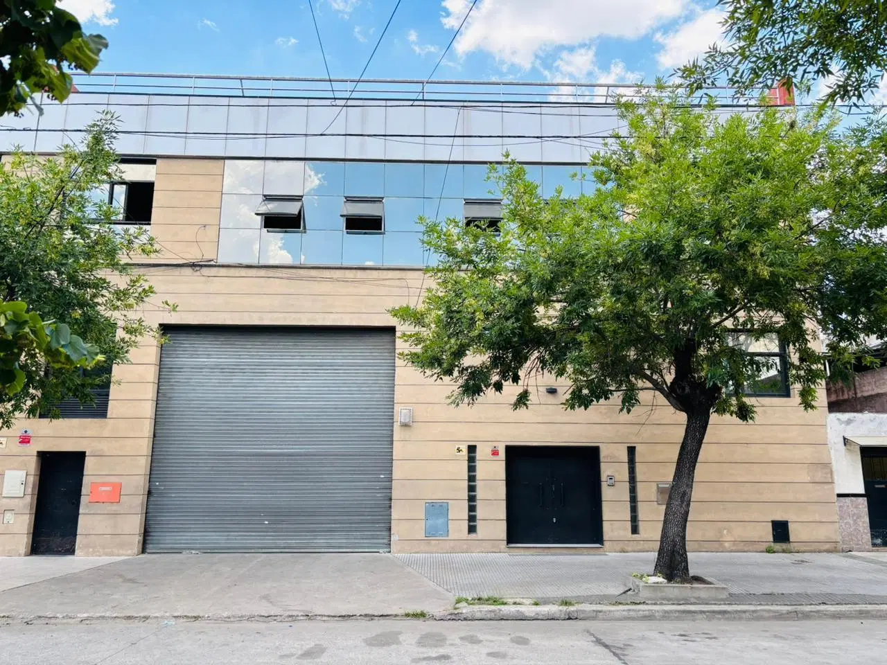 ALQUILER GALPON / DEPÓSITO DOBLE PLANTA EN VILLA SOLDATI 4