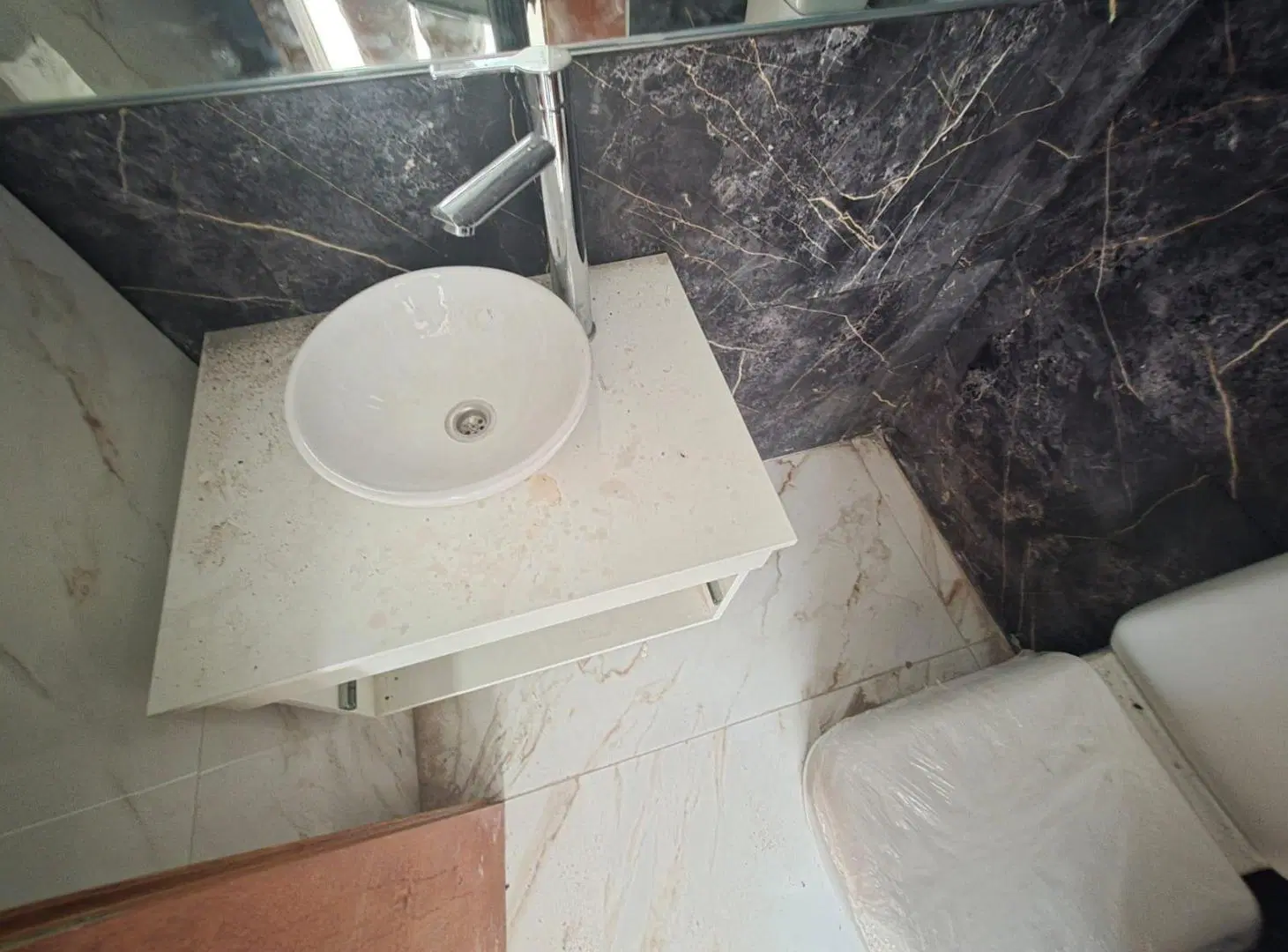 VENTA DEPARTAMENTO 4 AMBIENTES AL FENTE A ESTRENAR CON BALCÓN Y AMENITIES, ZONA ABASTO 5