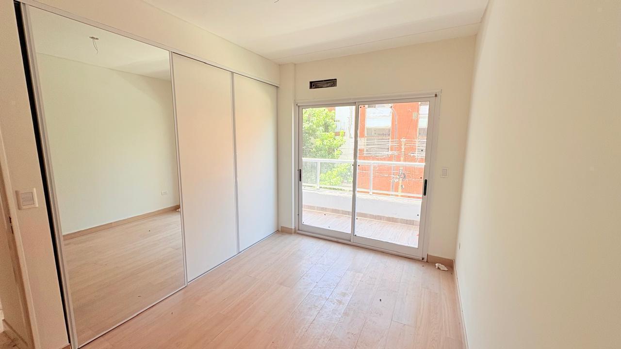 VENTA DEPARTAMENTO 4 AMBIENTES AL FENTE A ESTRENAR CON BALCÓN Y AMENITIES, ZONA ABASTO