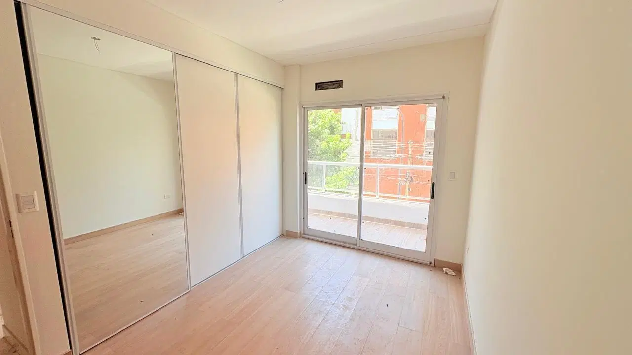 VENTA DEPARTAMENTO 4 AMBIENTES AL FENTE A ESTRENAR CON BALCÓN Y AMENITIES, ZONA ABASTO 3