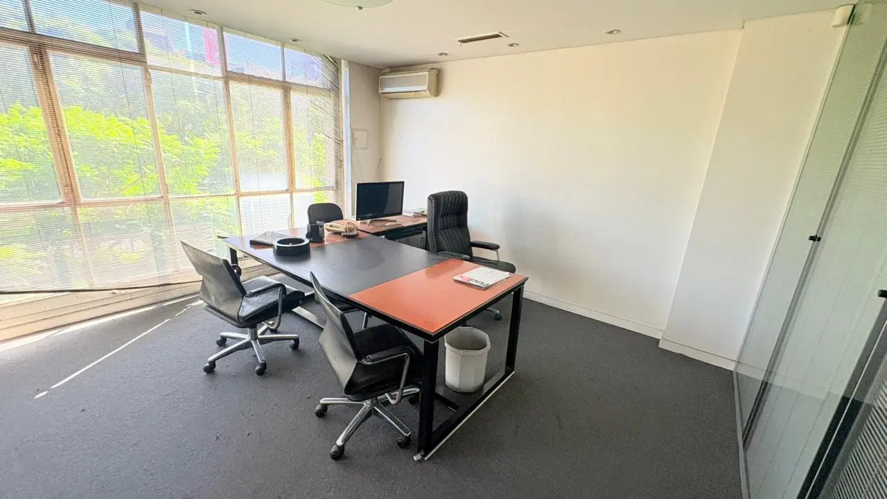 VENTA OFICINA CON CAJA SEGURIDAD TIPO BANCARIA, 154 M2, EDIFICIO DE CATEGORIA, MICROCENTRO 4