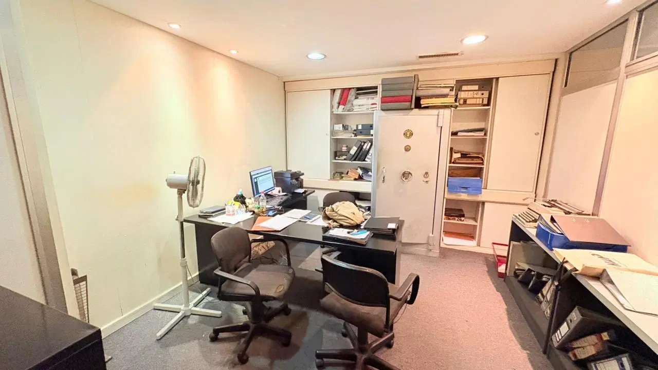 VENTA OFICINA CON CAJA SEGURIDAD TIPO BANCARIA, 154 M2, EDIFICIO DE CATEGORIA, MICROCENTRO 3