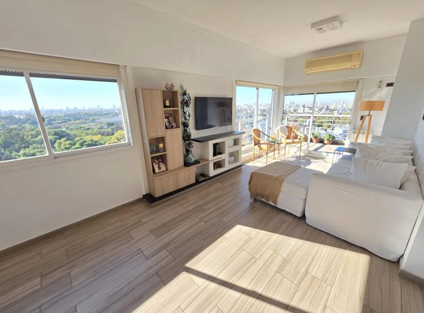 VENTA DEPARTAMENTO DUPLEX 5 AMB TERRAZA PROPIA CON QUINCHO Y PARRILLA EN VILLA DEL PARQUE. 3