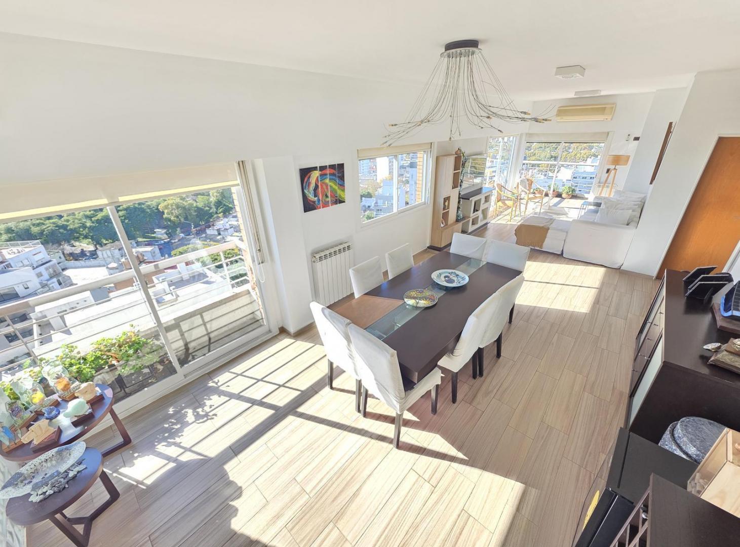 VENTA DEPARTAMENTO DUPLEX 5 AMB TERRAZA PROPIA CON QUINCHO Y PARRILLA EN VILLA DEL PARQUE.