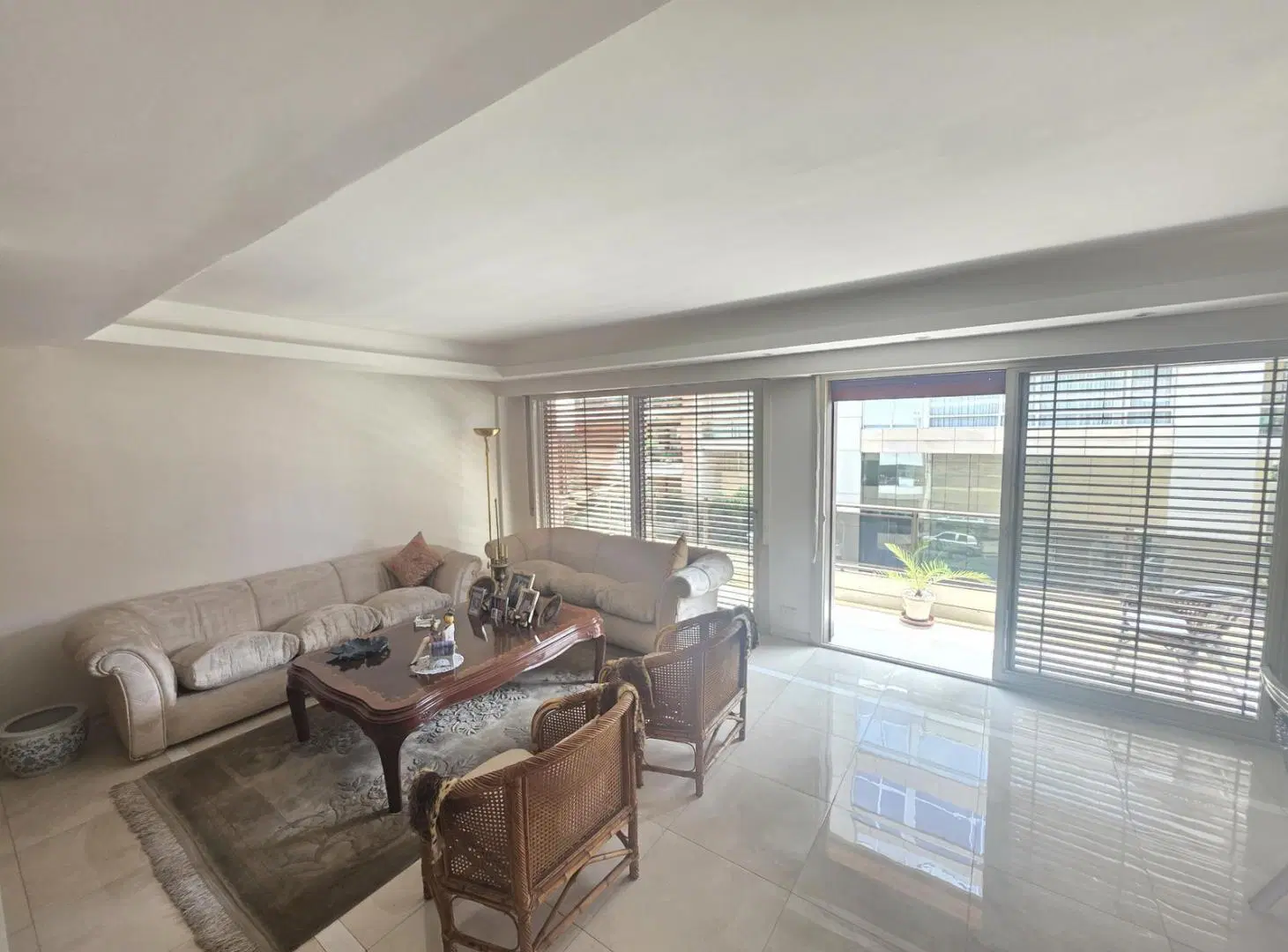 VENTA DEPARTAMENTO 5 AMBIENTES MÁS DEP. Y COCHERA EN PALERMO. 2