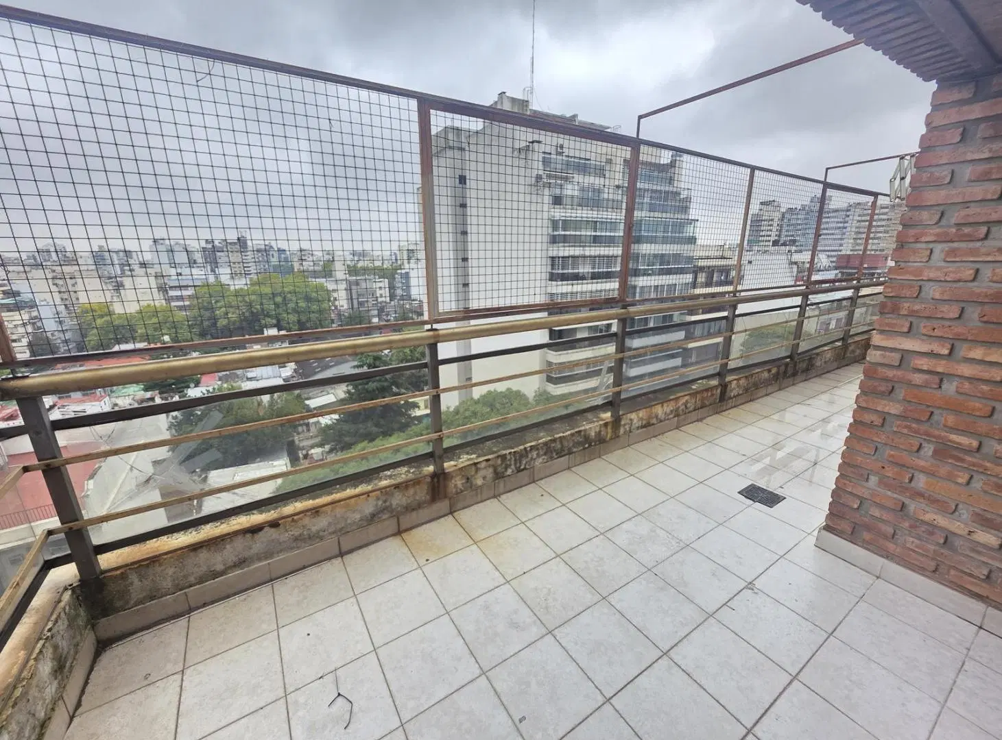 VENTA DEPARTAMENTO 4 AMBIENTES CON COCHERA EN FLORES. 3