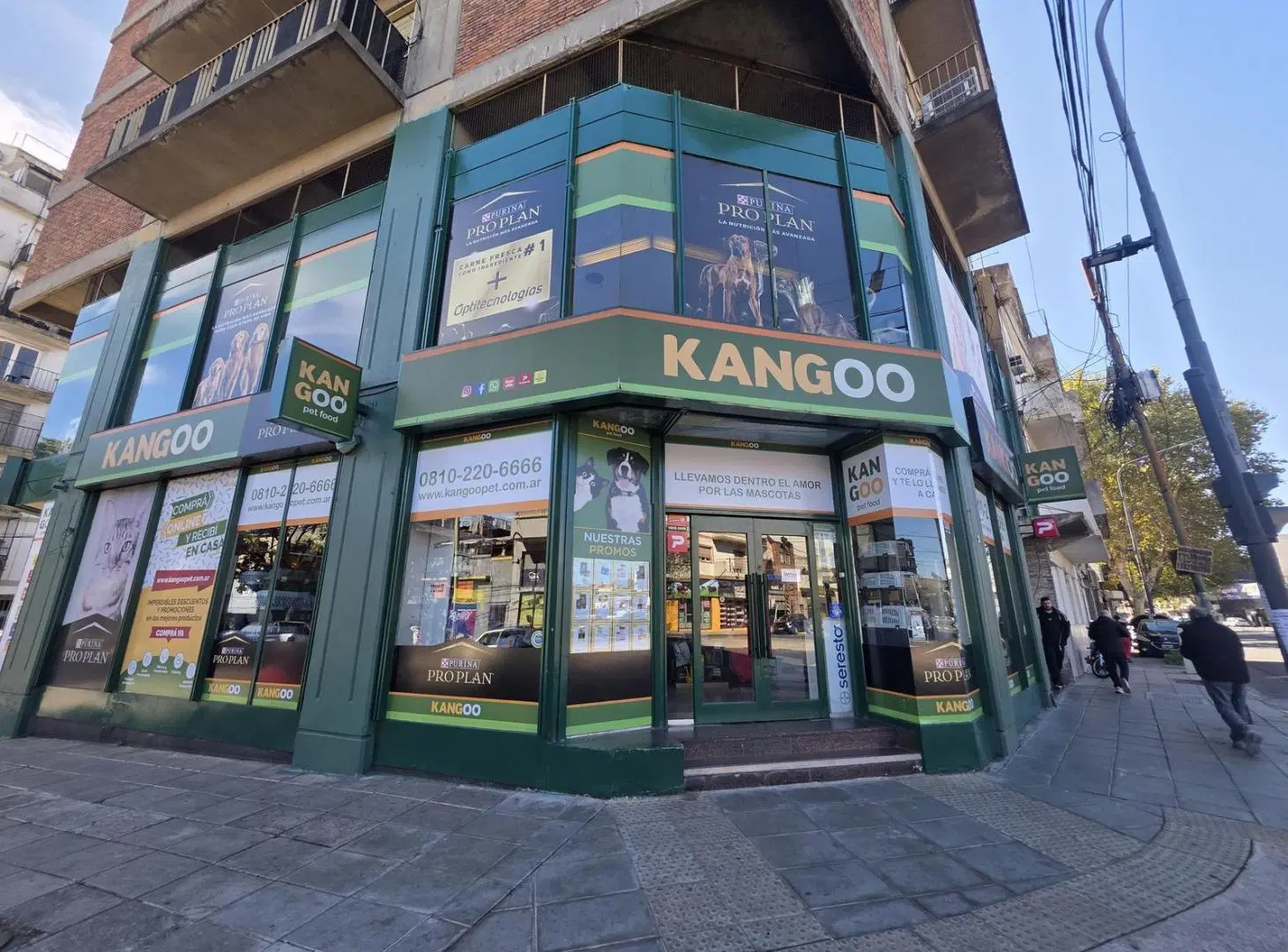 VENTA LOCAL COMERCIAL SOBRE AV. JUAN B. JUSTO EN FLORES 4
