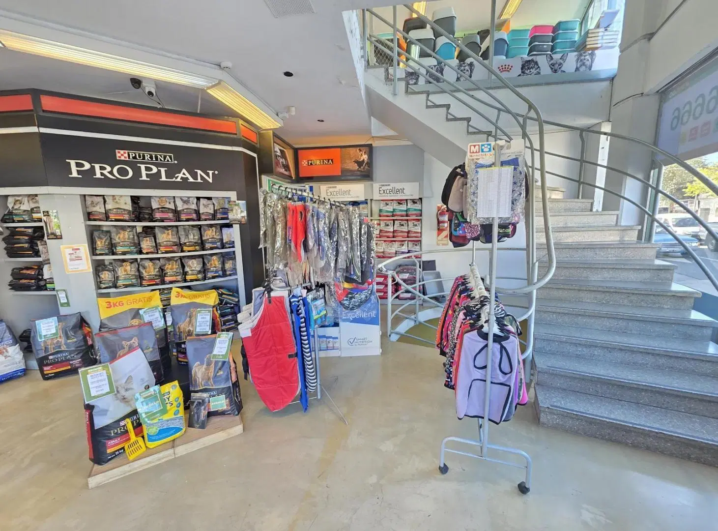 VENTA LOCAL COMERCIAL SOBRE AV. JUAN B. JUSTO EN FLORES 3