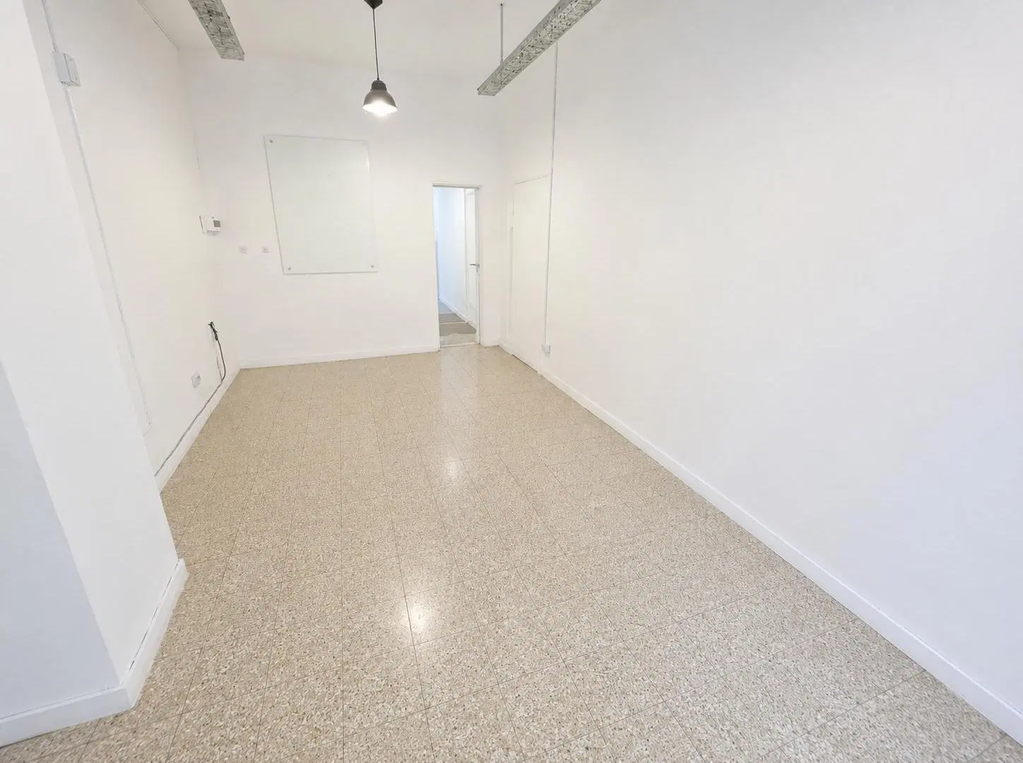 LOCAL 28 M2 CON BAÑO - RECOLETA / BARRIO NORTE - MANSILLA 2700 2