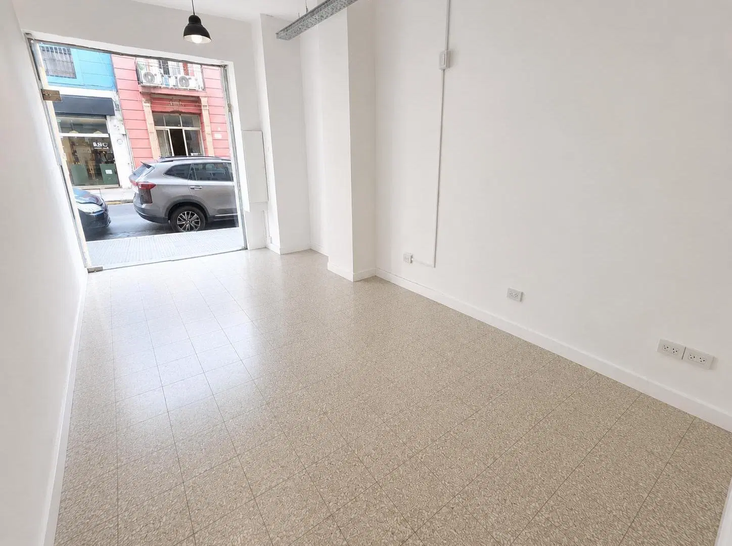 LOCAL 28 M2 CON BAÑO - RECOLETA / BARRIO NORTE - MANSILLA 2700 5