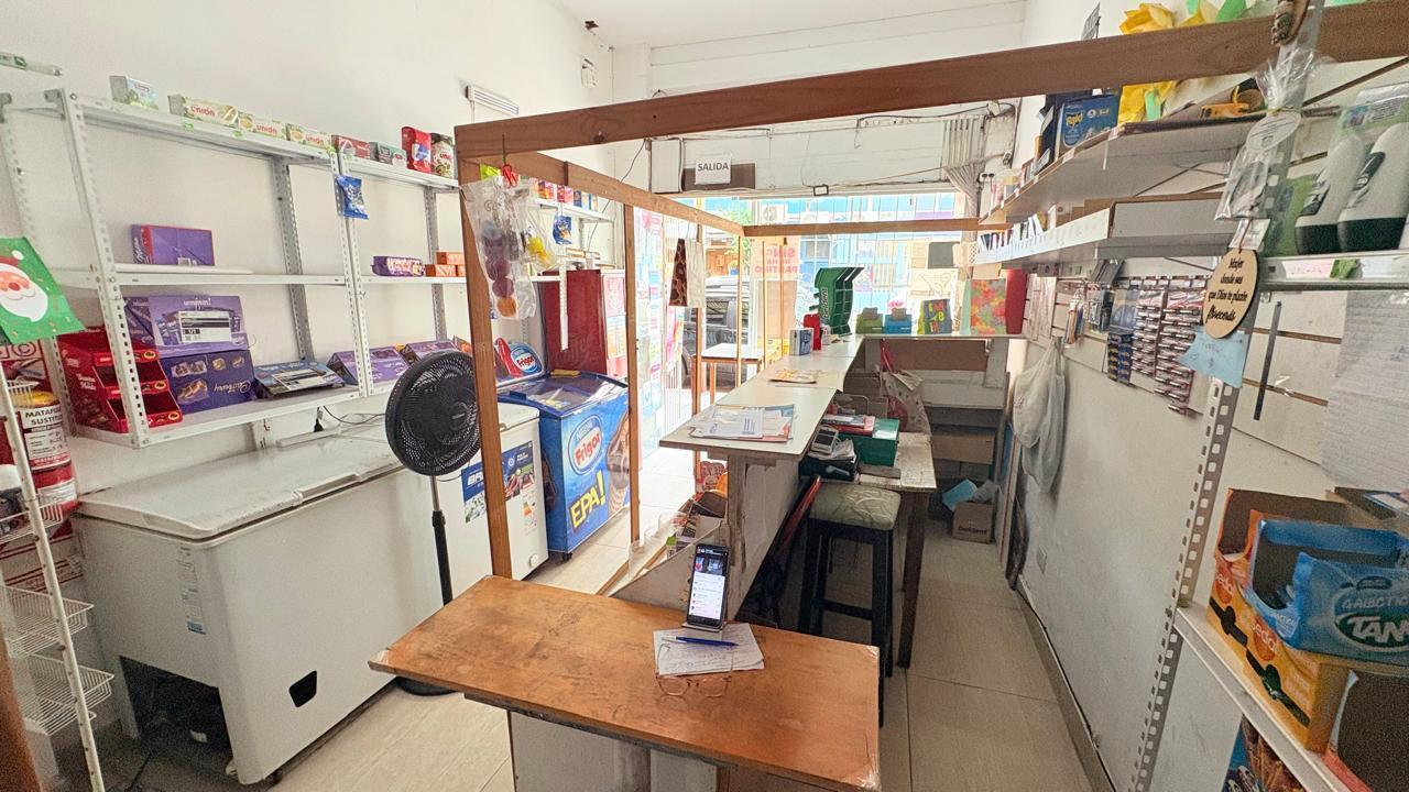 Foto de VENTA LOCAL EN BALVANERA, imagen 3