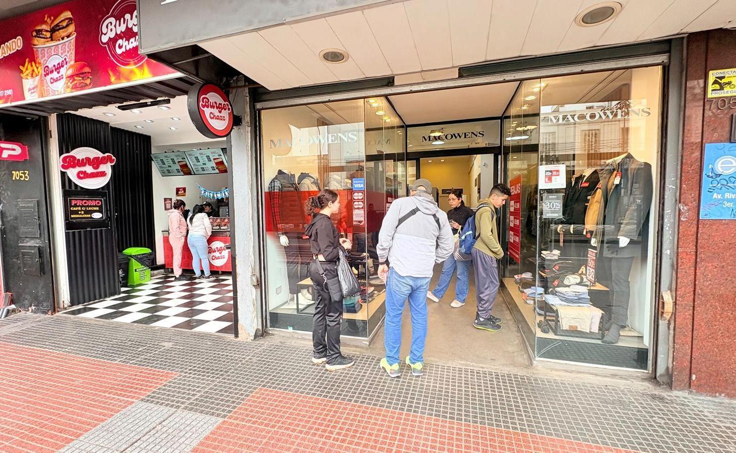 Foto de LOCAL A LA CALLE 2 PLANTAS AV RIVADAVIA 7000 PLAZA FLORES, imagen 5