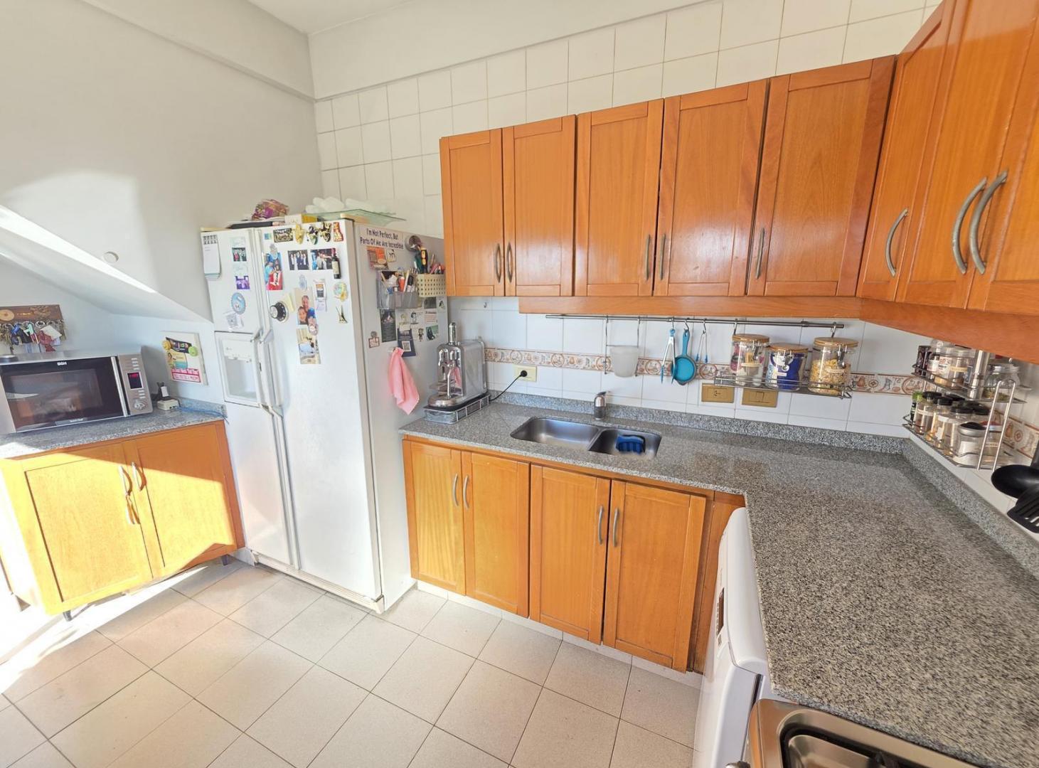 Foto de VENTA DEPARTAMENTO DUPLEX 5 AMB TERRAZA PROPIA CON QUINCHO Y PARRILLA, imagen 3