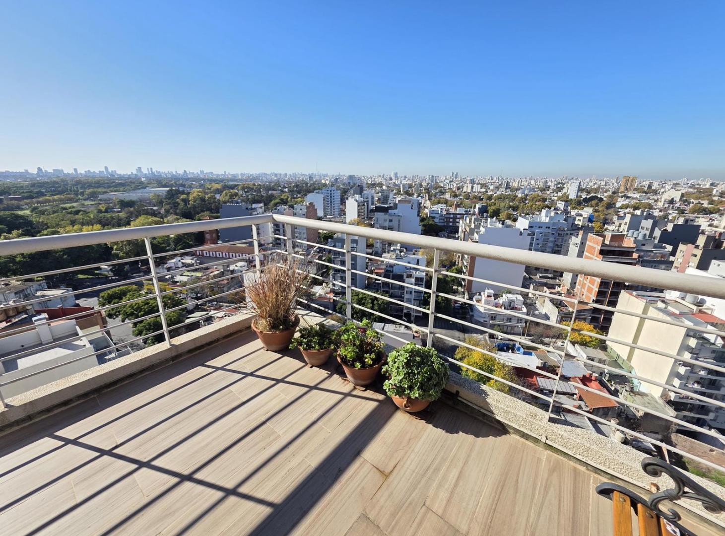 Foto de VENTA DEPARTAMENTO DUPLEX 5 AMB TERRAZA PROPIA CON QUINCHO Y PARRILLA, imagen 1