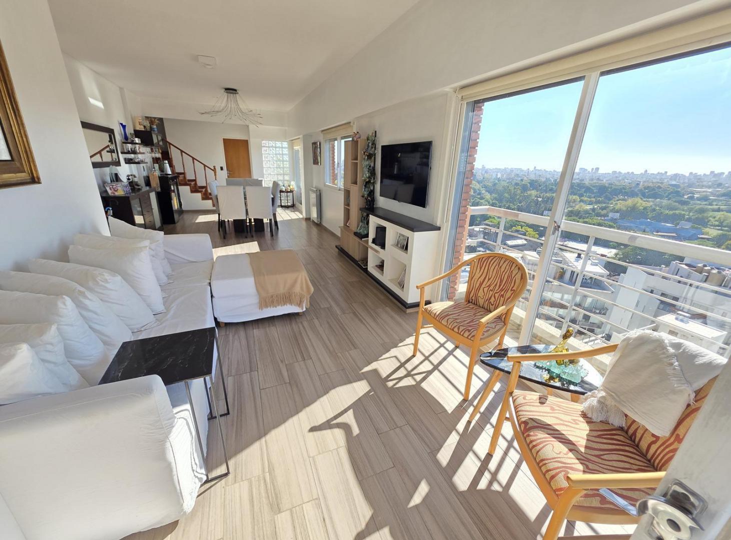 Foto de VENTA DEPARTAMENTO DUPLEX 5 AMB TERRAZA PROPIA CON QUINCHO Y PARRILLA, imagen 4
