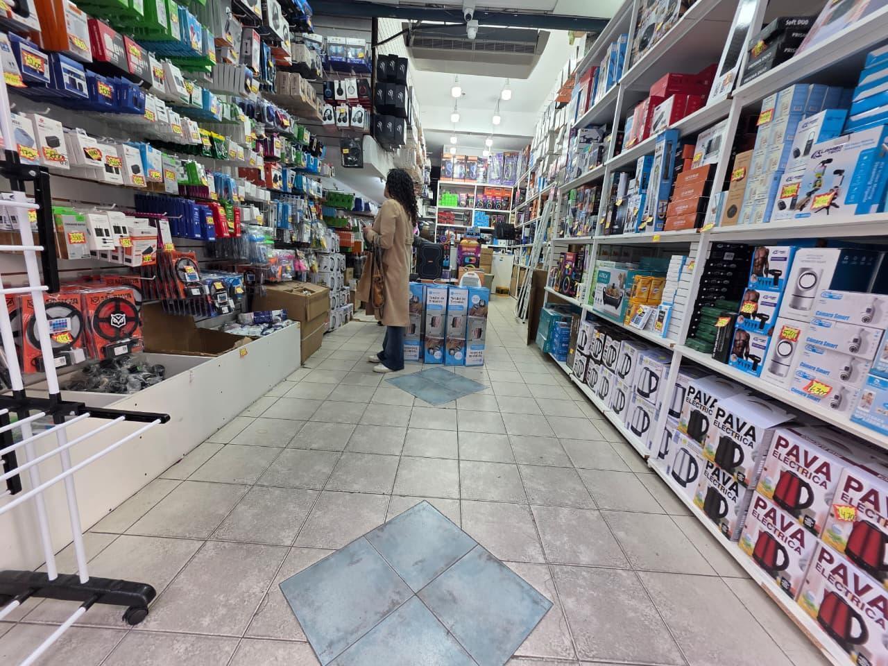 Foto de VENTA EXCELENTE LOCAL COMERCIAL CON IMPORTANTE RENTA – PASTEUR Y AV, imagen 2