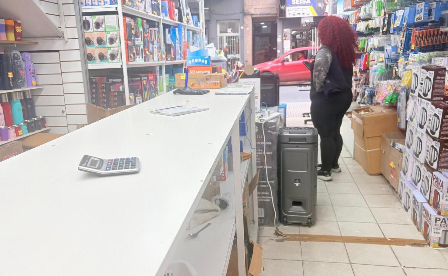 Foto de VENTA EXCELENTE LOCAL COMERCIAL CON IMPORTANTE RENTA – PASTEUR Y AV, imagen 5
